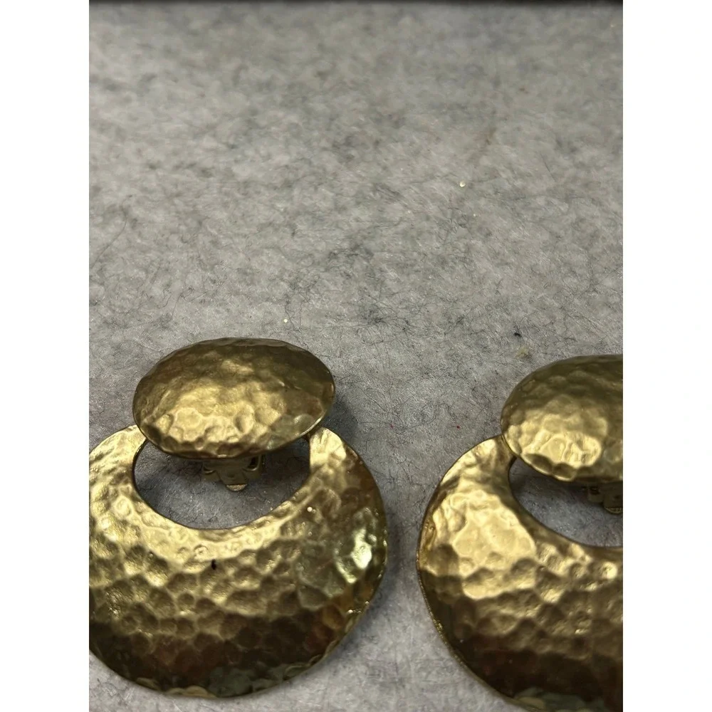 #33  Hammered Crescent Shape Clip-on